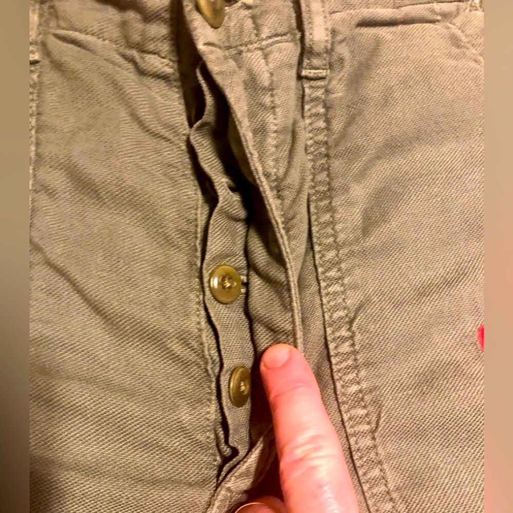 🌴🤩 THE GREAT OLIVE GREEN CROPPED PANTS W/ HEART ❤️ EMBROIDERY. SIZE 27🙌 - Picture 11 of 14